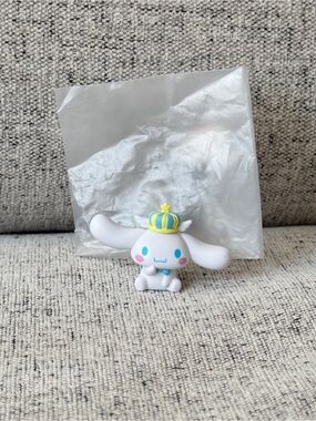 New Japan Cinnamoroll White Crown Figure Toy